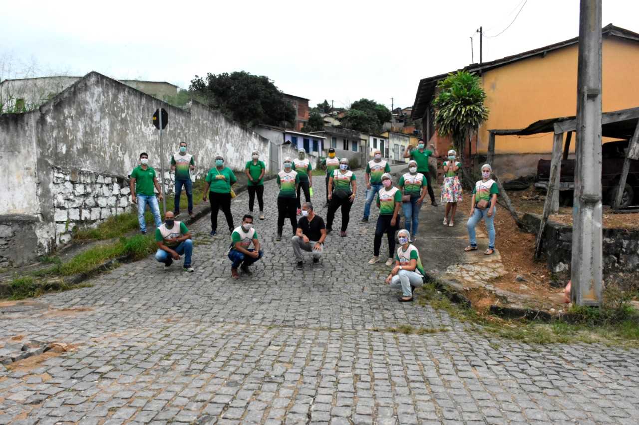 Camacã: Secretaria de Assistência Social faz entrega de pães e máscaras no Bairro Joana Angélica